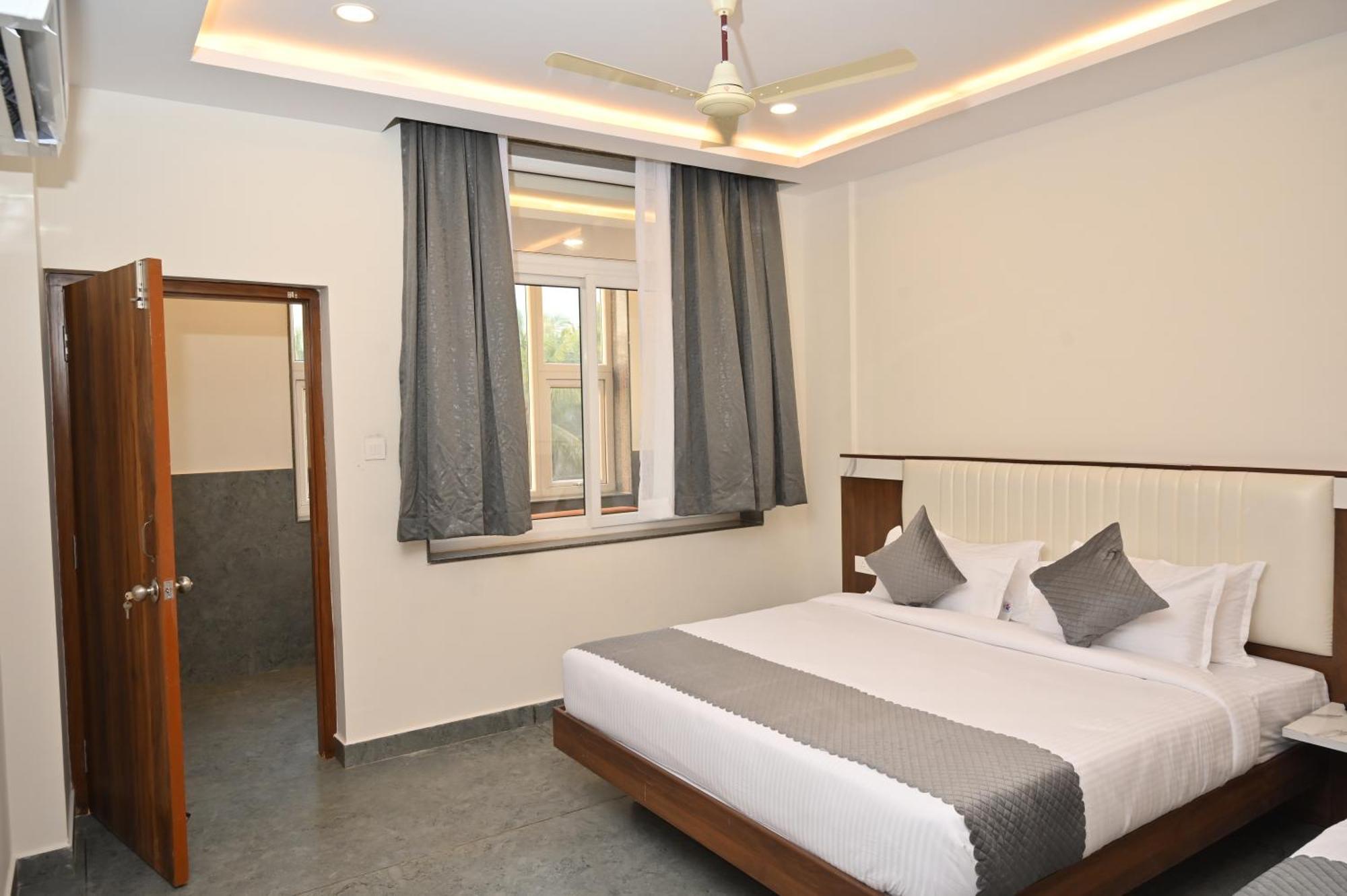 Hotel Shri Devi Comforts Inn Bhatkal Екстериор снимка