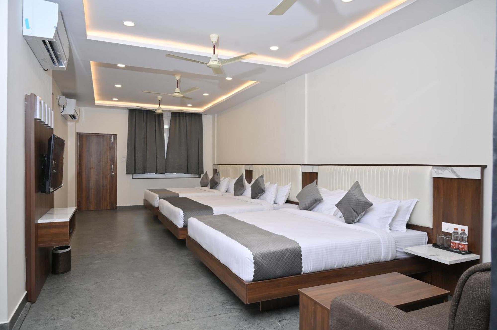 Hotel Shri Devi Comforts Inn Bhatkal Екстериор снимка