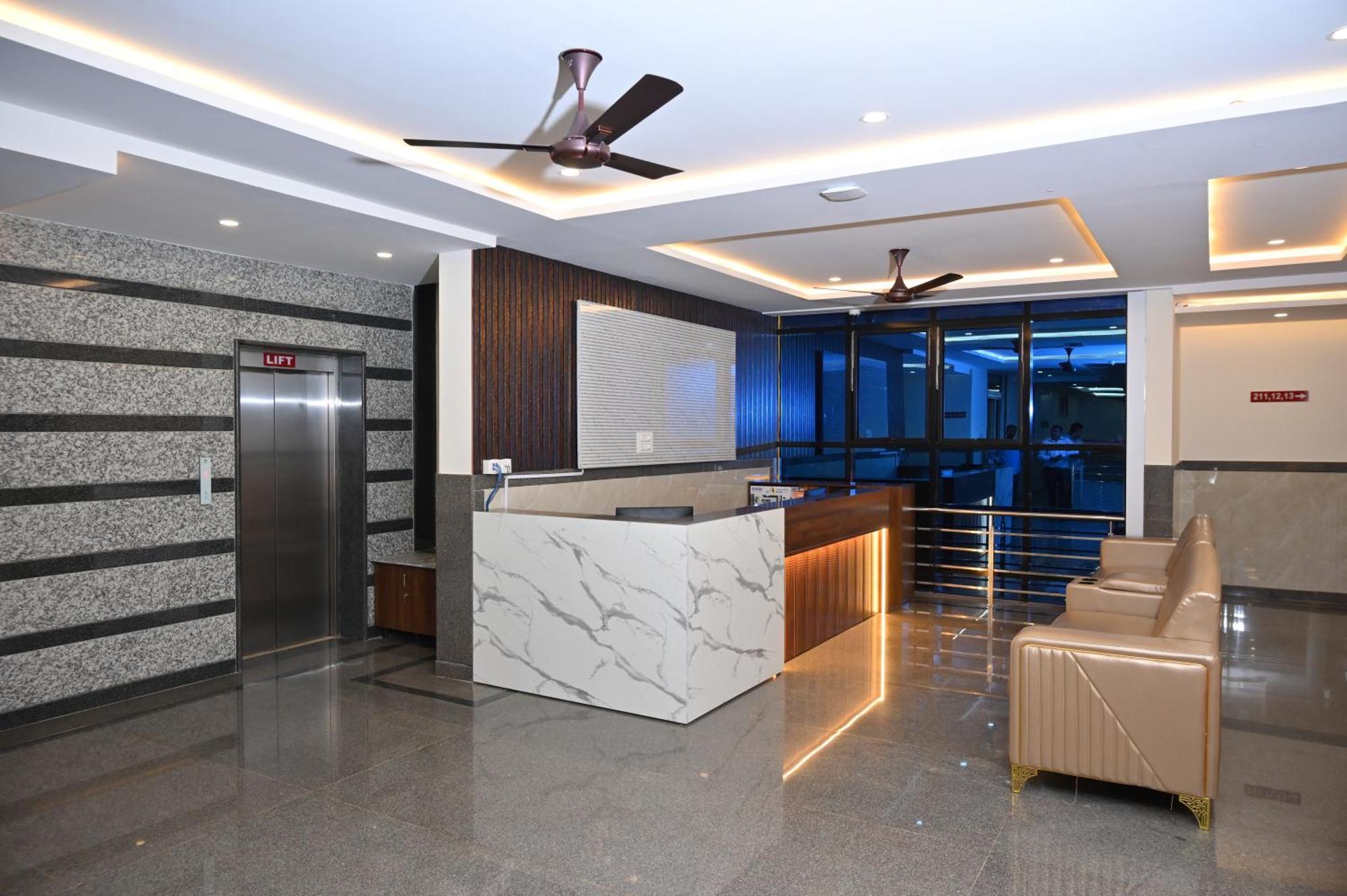 Hotel Shri Devi Comforts Inn Bhatkal Екстериор снимка