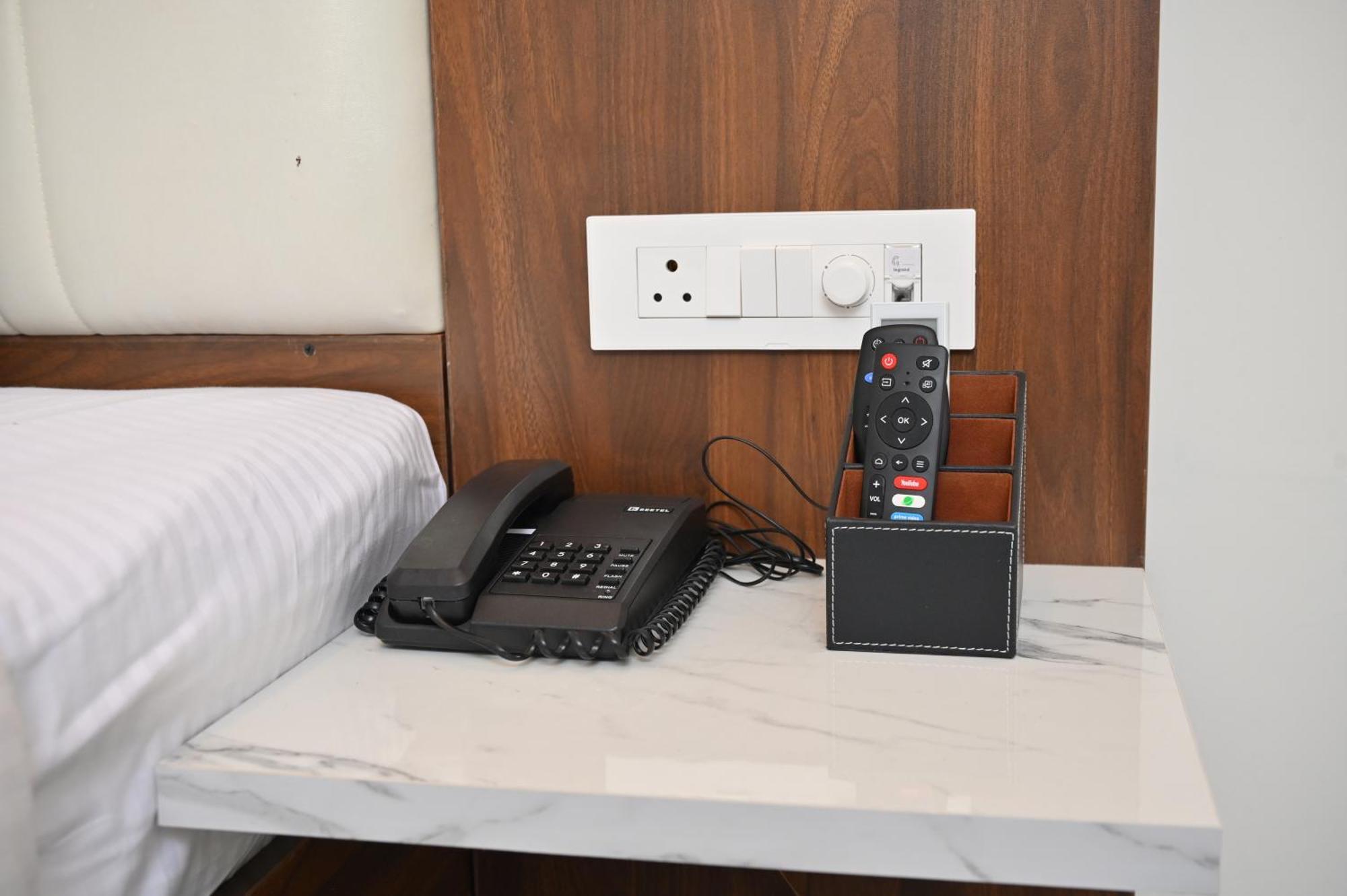 Hotel Shri Devi Comforts Inn Bhatkal Екстериор снимка