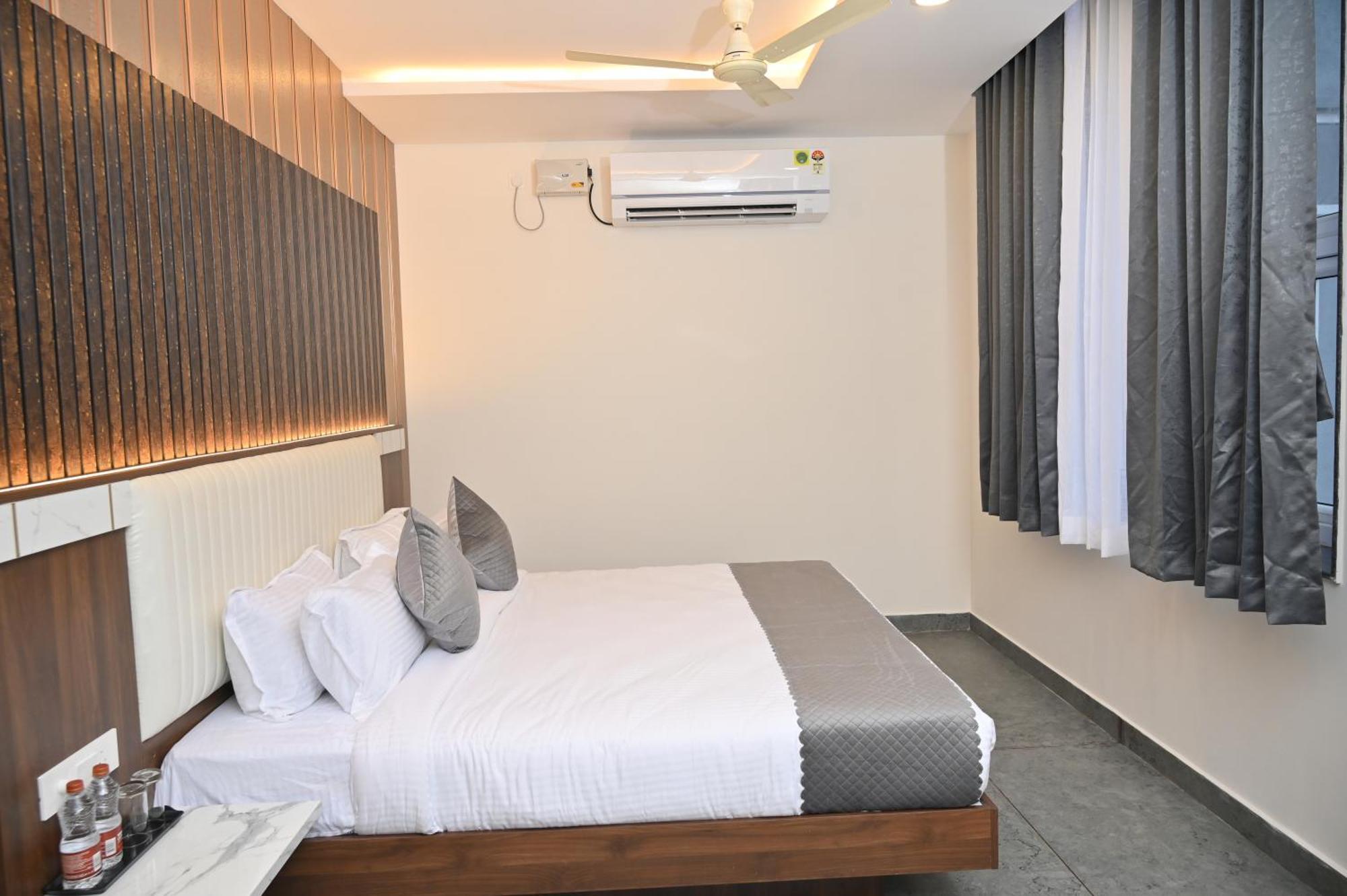 Hotel Shri Devi Comforts Inn Bhatkal Екстериор снимка